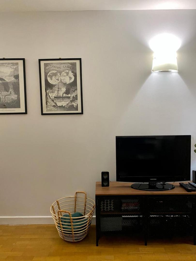 リヨンSpacious 1Br | Near City Center & Baby-Friendly!アパートメント エクステリア 写真