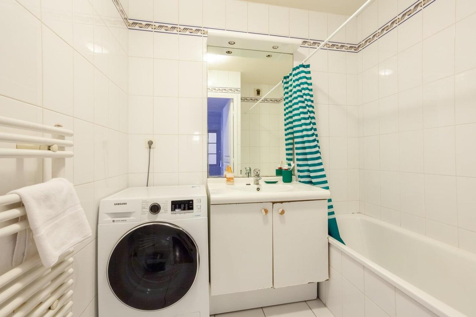 リヨンSpacious 1Br | Near City Center & Baby-Friendly!アパートメント エクステリア 写真